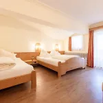 Alpenpension Pfurtscheller Πανσιόν Neustift im Stubaital