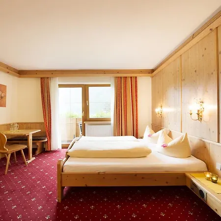 Konukevi Alpenpension Pfurtscheller 4*